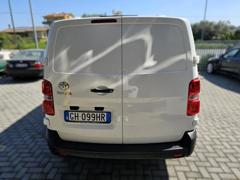 Toyota Proace L2 75KW Дълга база, САМО 14000км !!!, снимка 7 - Бусове и автобуси - 47373985