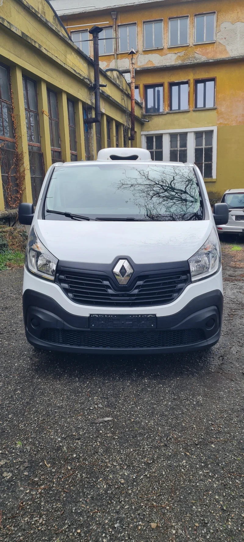 Renault Trafic 1.6 DCI 120 ХЛАДИЛЕН, снимка 2 - Бусове и автобуси - 53559383