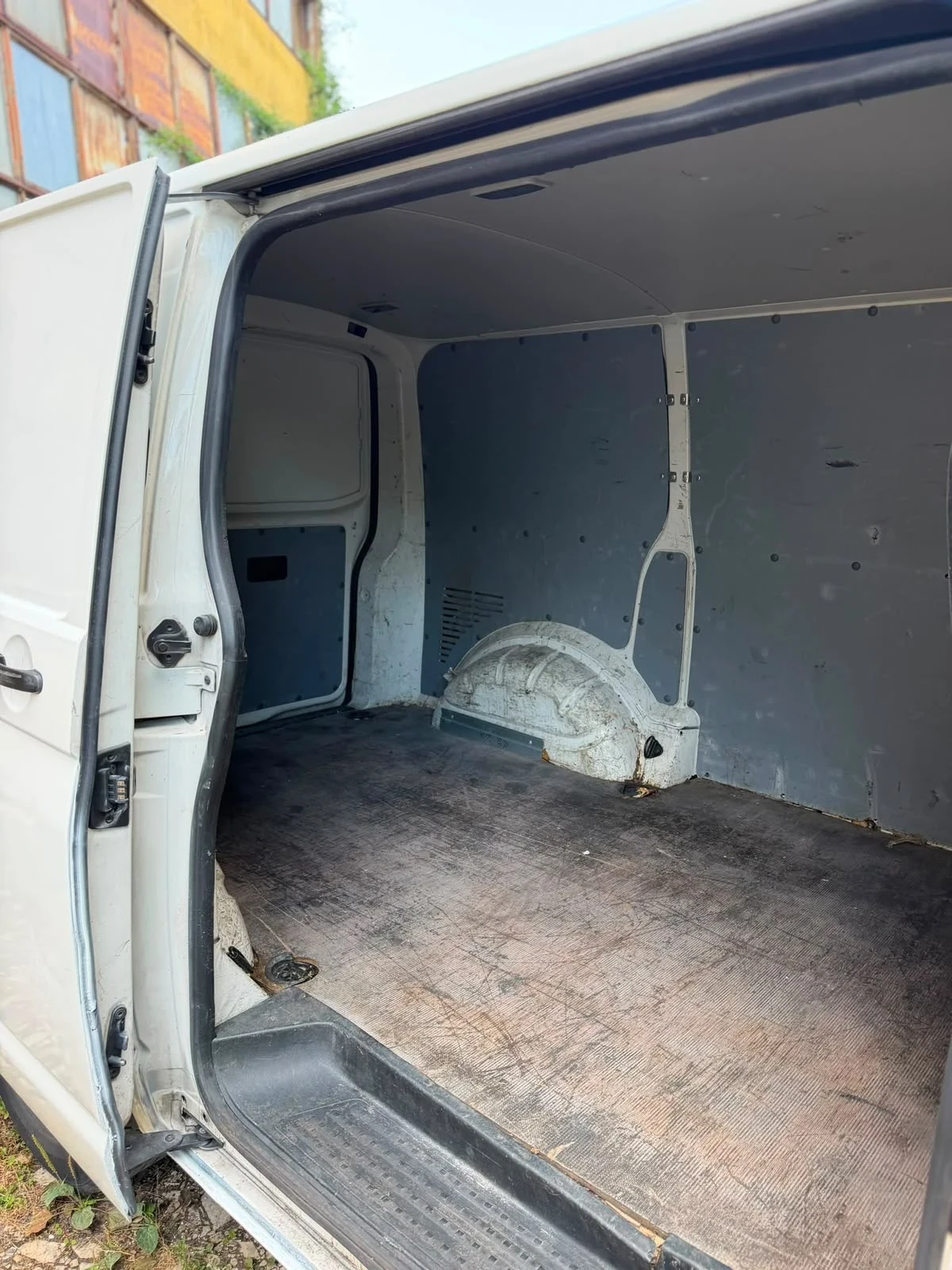 VW T5, снимка 14 - Бусове и автобуси - 55769184