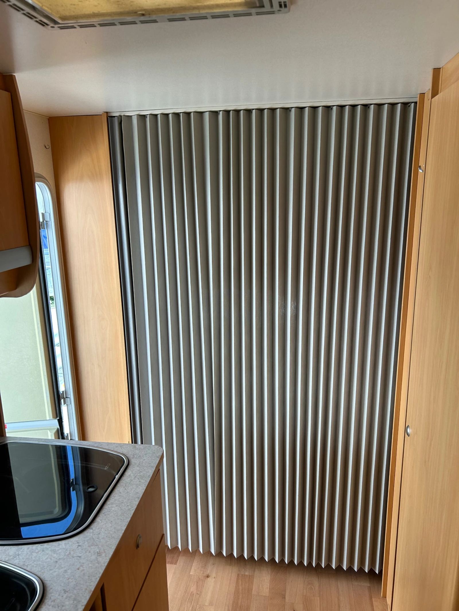  Knaus | Mobile.bg   15