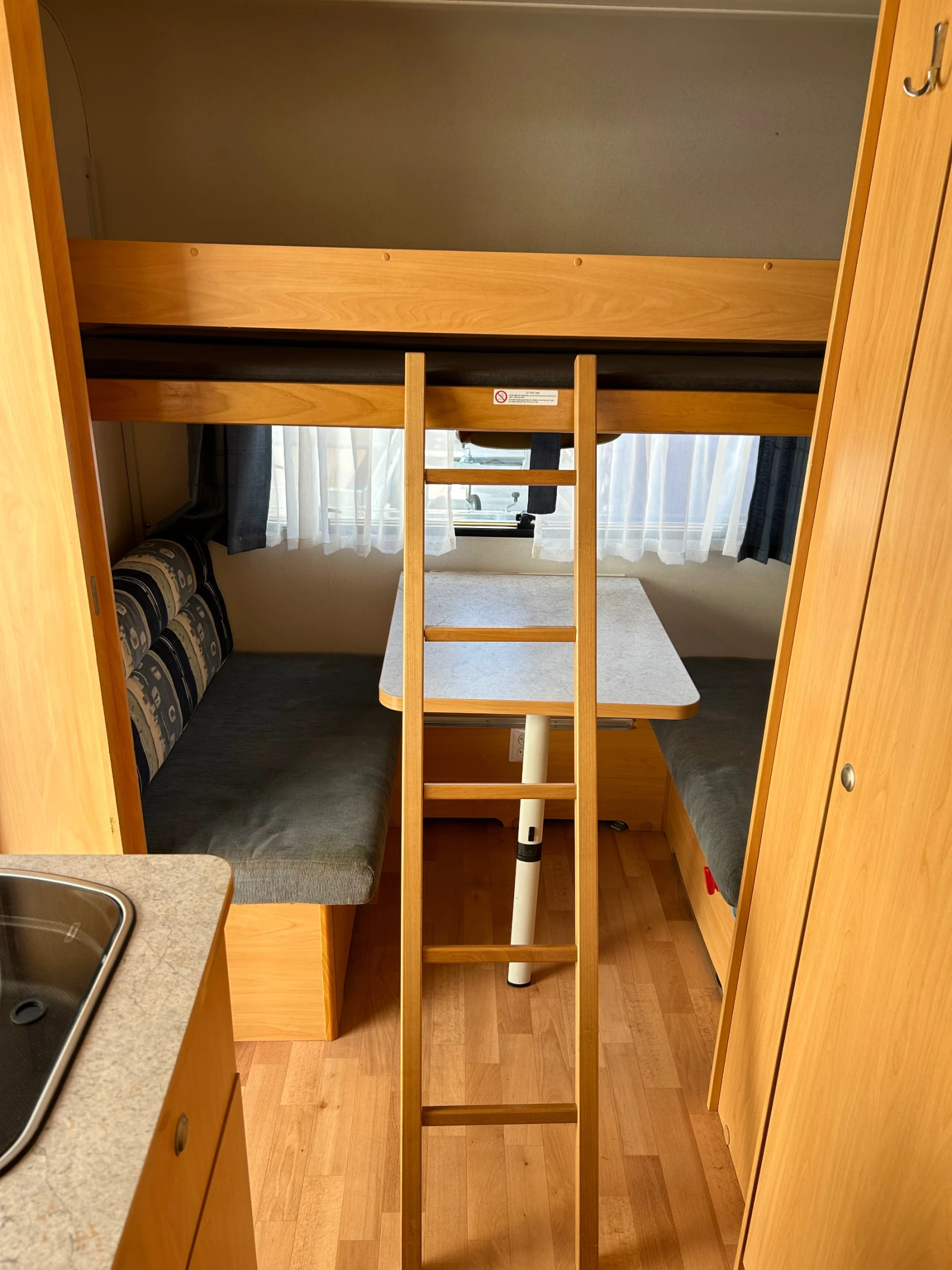  Knaus | Mobile.bg   12