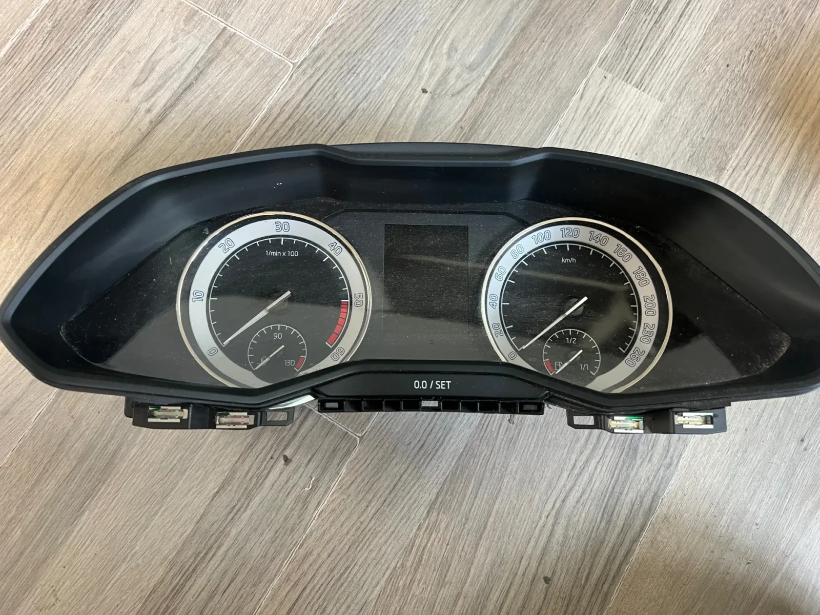 3V0920711A  SKODA SUPERB 3 2.0TDI  3V0 920 711A  | Mobile.bg   1