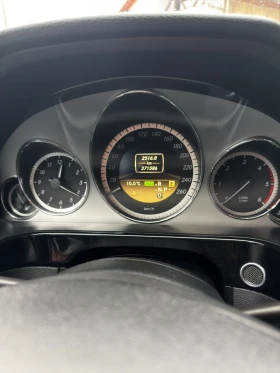 Mercedes-Benz E 220 7G Tronic СМЕНЕНА ВЕРИГА, снимка 15
