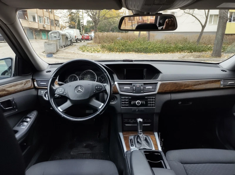 Mercedes-Benz E 200 Е 200 - 136, снимка 1 - Автомобили и джипове - 48465872