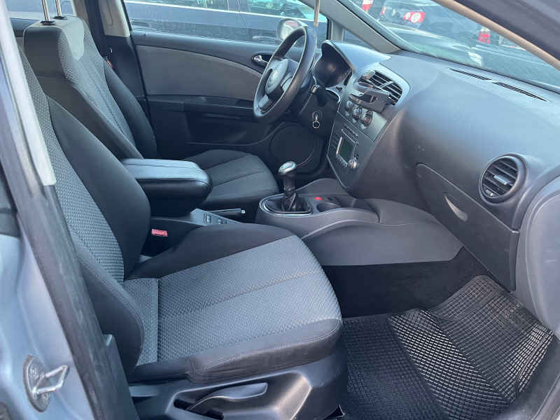 Seat Leon 1.6i, снимка 11 - Автомобили и джипове - 44516845