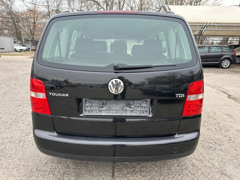 VW Touran 1.9 TDI, снимка 6 - Автомобили и джипове - 44553187