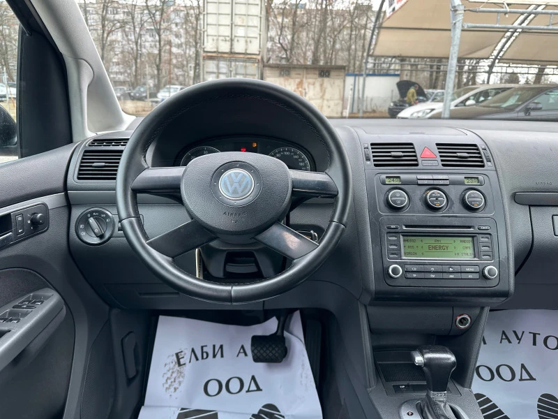 VW Touran 1.9 TDI, снимка 12 - Автомобили и джипове - 44553187