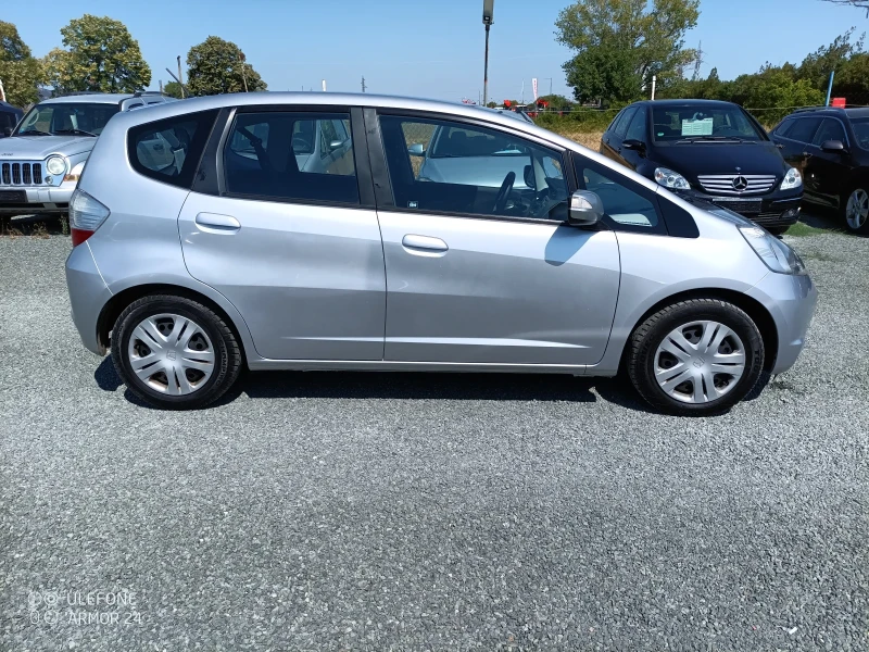 Honda Jazz 1.4 99, снимка 4 - Автомобили и джипове - 47040884