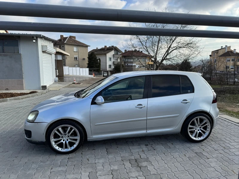 VW Golf 2.0 TDI, снимка 6 - Автомобили и джипове - 47334215