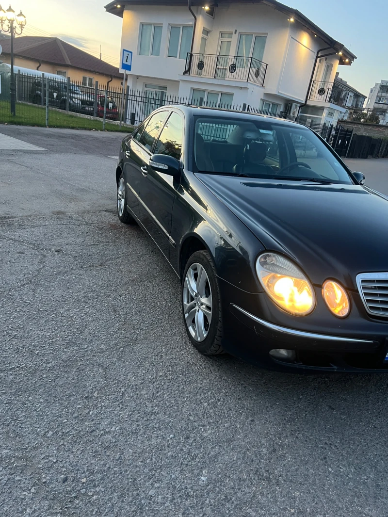 Mercedes-Benz E 270 CDI Elegance, снимка 5 - Автомобили и джипове - 47651166