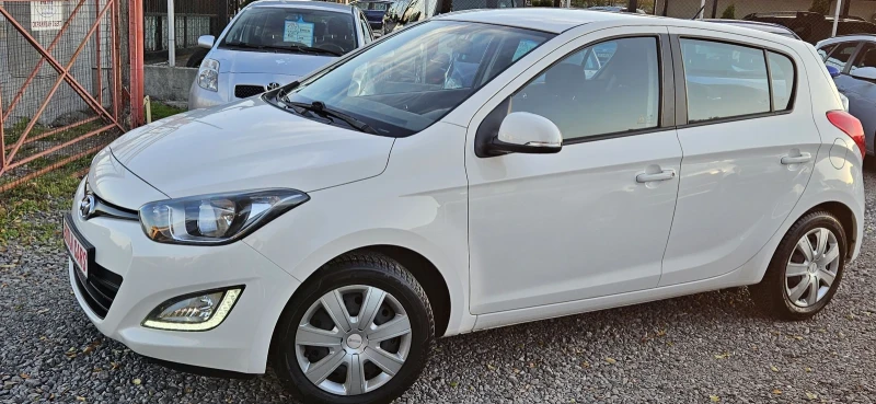 Hyundai I20 2013г, снимка 7 - Автомобили и джипове - 47735229