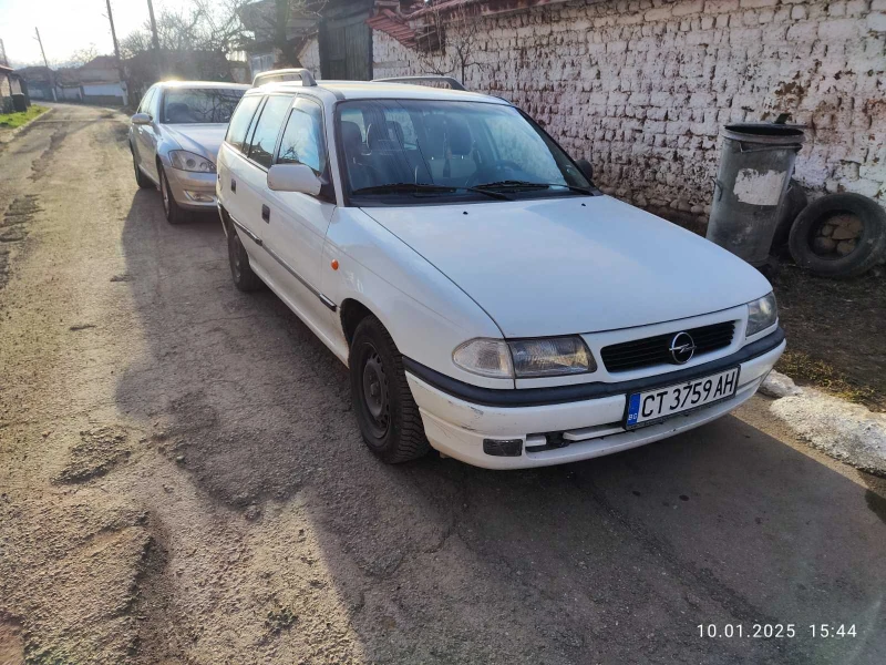 Opel Astra 1.6 i, снимка 1 - Автомобили и джипове - 48633411