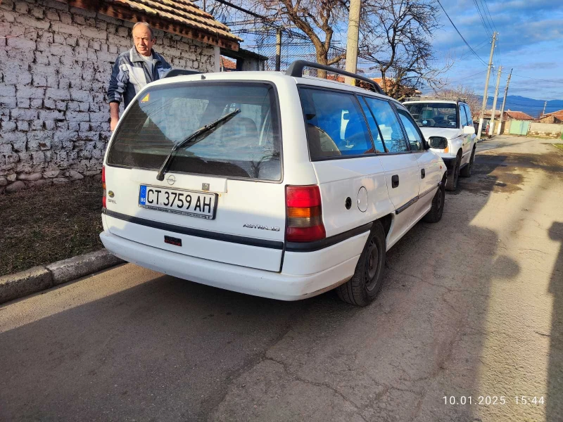 Opel Astra 1.6 i, снимка 3 - Автомобили и джипове - 48633411