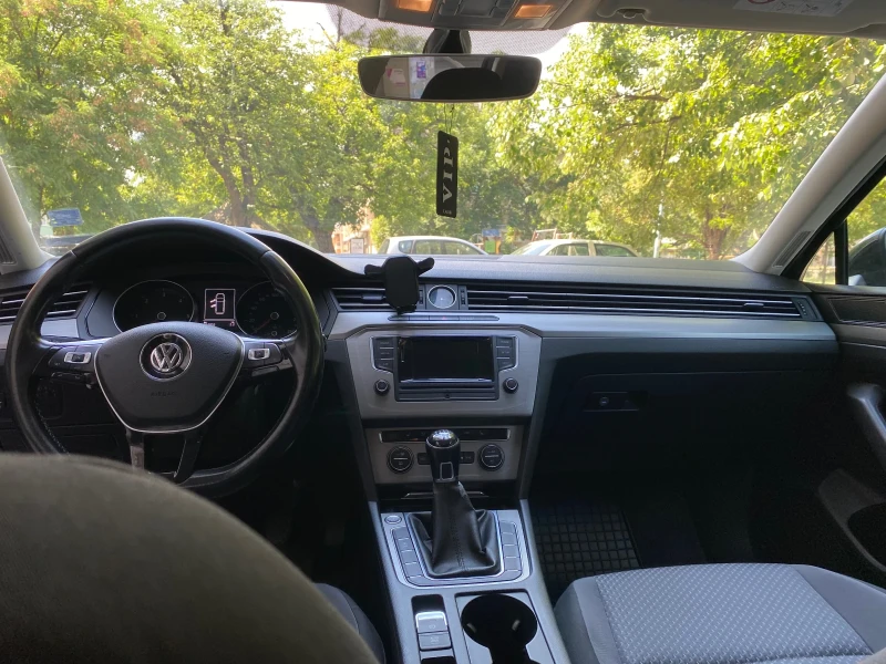 VW Passat 1.6 TDI Bluemotion, снимка 6 - Автомобили и джипове - 52396005