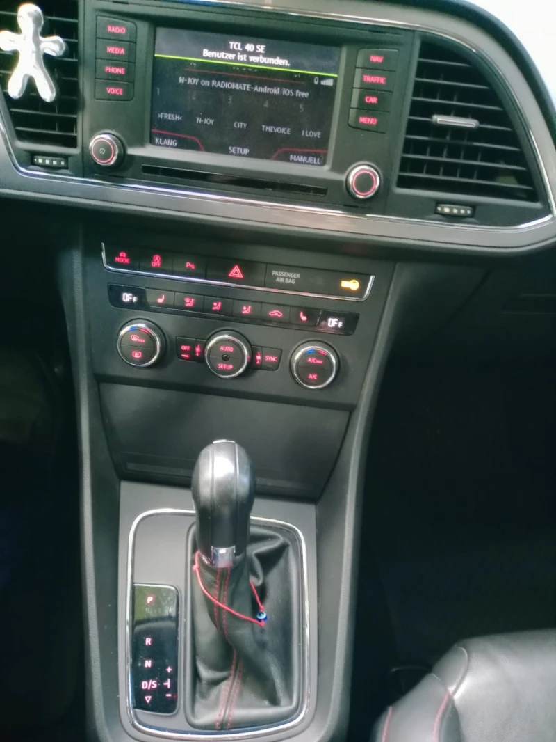 Seat Leon 2.0 TDI/150 PS/DSG/MATRIX/PDC, снимка 12 - Автомобили и джипове - 52897983