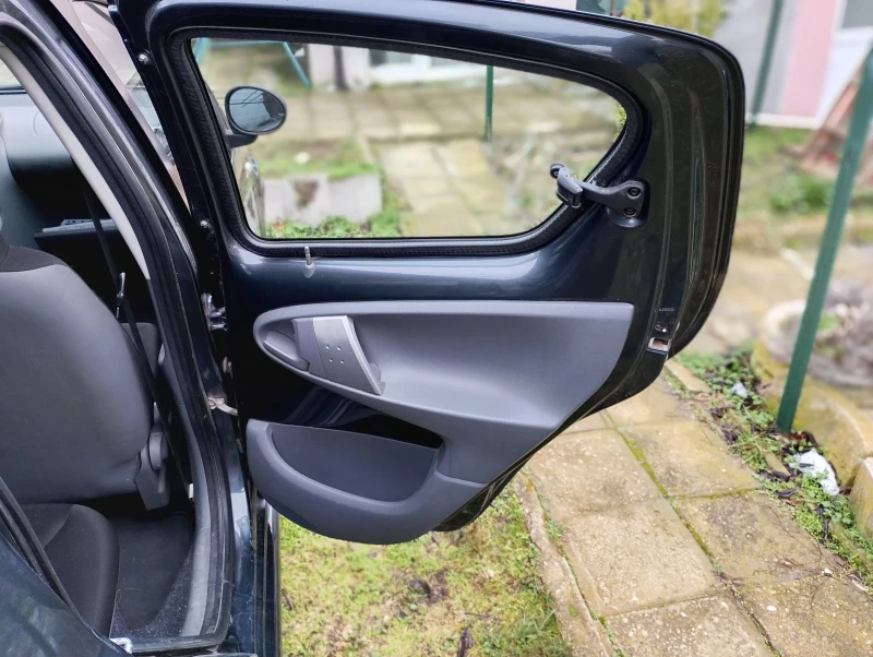 Toyota Aygo, снимка 7 - Автомобили и джипове - 53106857