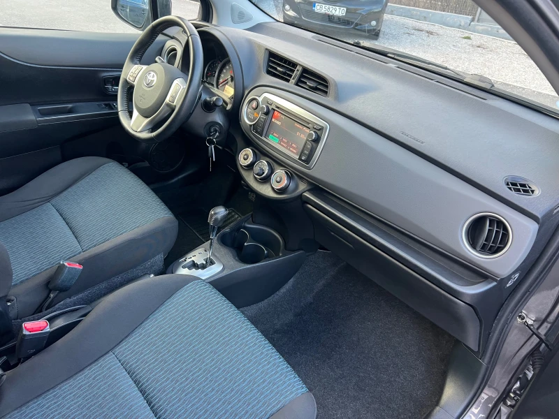 Toyota Yaris 1.3-АВТОМАТИК!, снимка 13 - Автомобили и джипове - 53457112