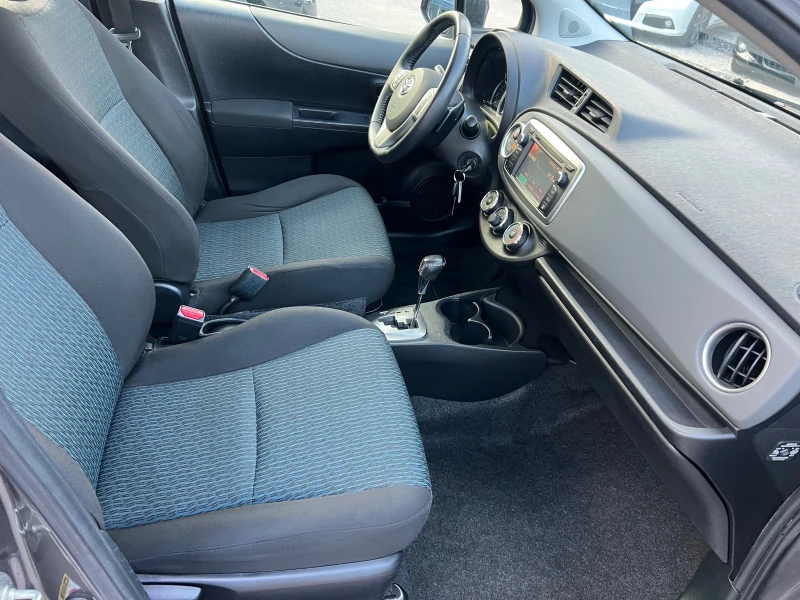 Toyota Yaris 1.3-АВТОМАТИК!, снимка 12 - Автомобили и джипове - 53457112