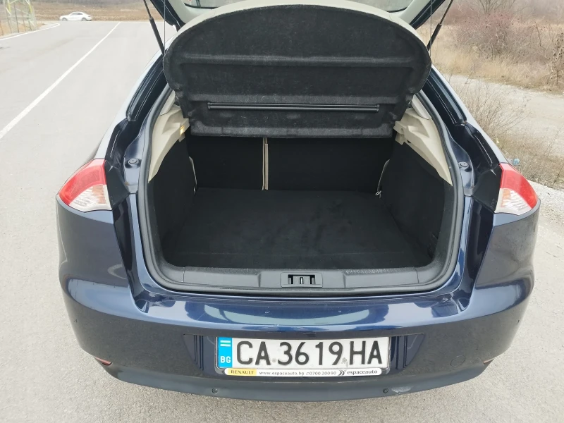 Renault Laguna 2.0 DCi/6 ск./кожа, снимка 12 - Автомобили и джипове - 53501505