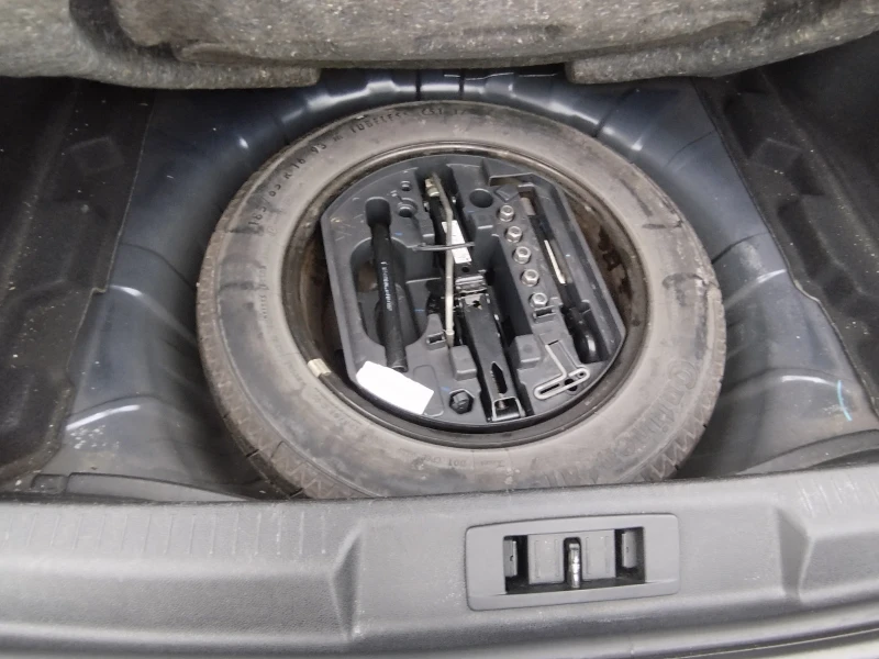 Renault Laguna 2.0 DCi/6 ск./кожа, снимка 13 - Автомобили и джипове - 53501505