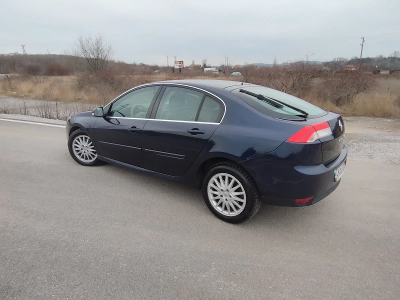 Renault Laguna 2.0 DCi/6 ск./кожа, снимка 11 - Автомобили и джипове - 53501505
