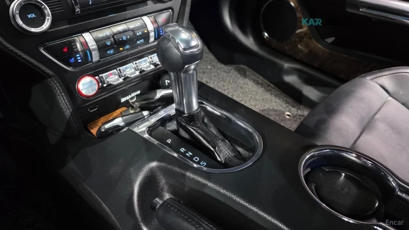 Ford Mustang 2.3 Eco Boost* ПОДГРЕВ* ОБДУХВАНЕ* NAVI* КОЖА, снимка 6 - Автомобили и джипове - 55338811