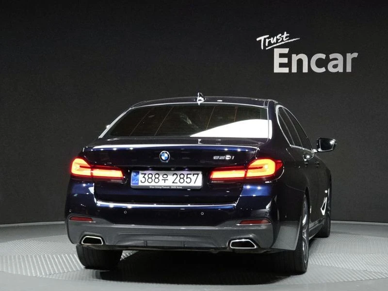 BMW 520 i M | BOWERS&W| HEAD UP| PANO| ПАМЕТ| НАУДВАНЕ, снимка 4 - Автомобили и джипове - 55746991