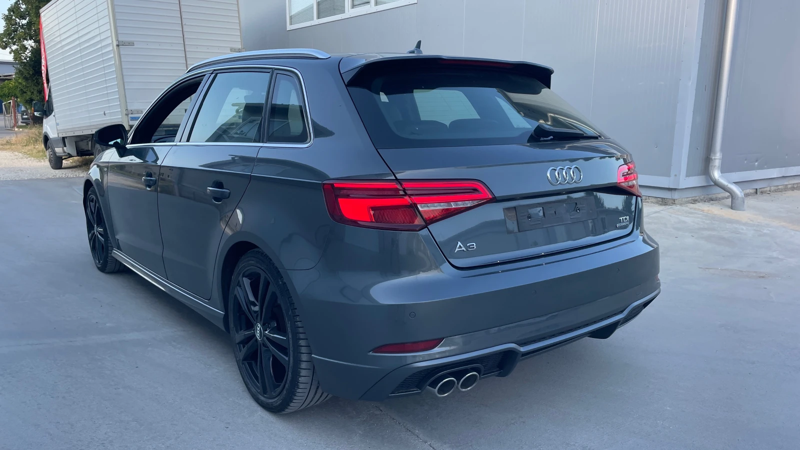 Audi A3 2.0TDI/4x4/FACELIFT/S LINE/NAVI/КОЖА/LED/МАСАЖ/ - изображение 3
