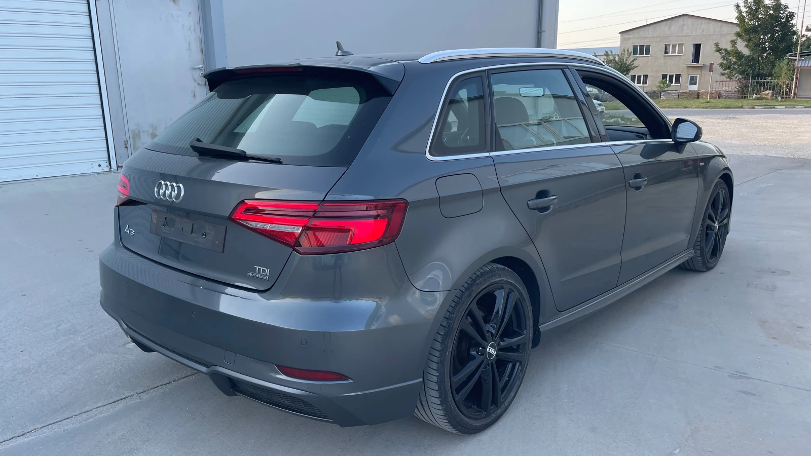 Audi A3 2.0TDI/4x4/FACELIFT/S LINE/NAVI/КОЖА/LED/МАСАЖ/ - изображение 4