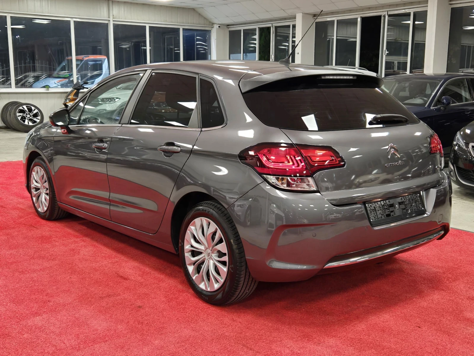 Citroen C4 1.6HDI 120кс / Автоматик ЕАТ6 / Топ състояние  - изображение 4