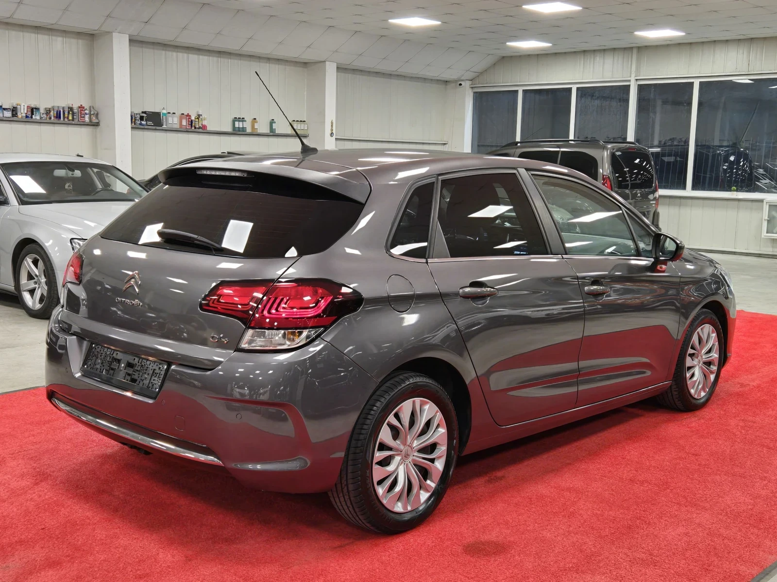 Citroen C4 1.6HDI 120кс / Автоматик ЕАТ6 / Топ състояние  - изображение 6