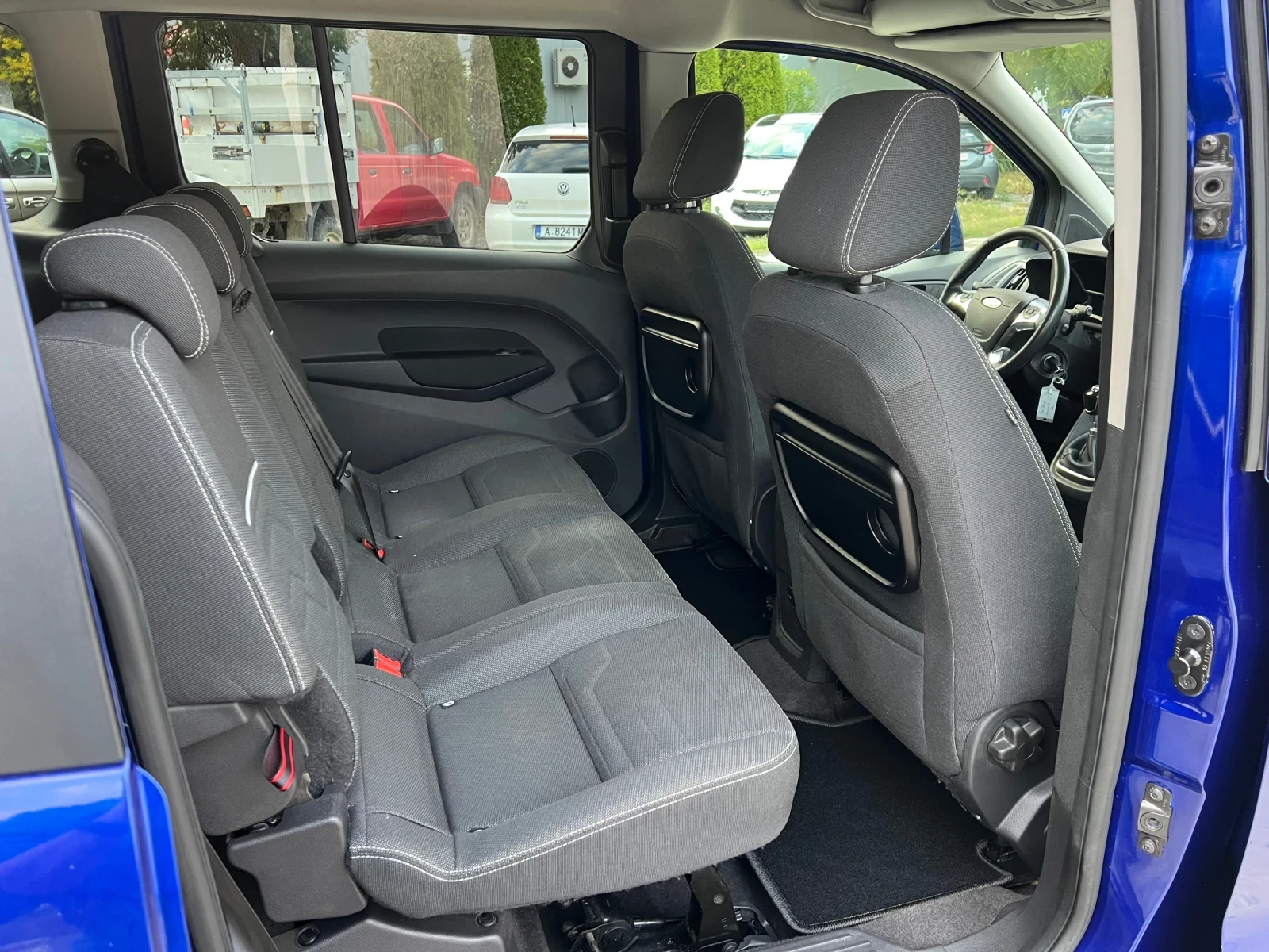 Ford Tourneo Connect 1.5D ОБСЛУЖЕН ШВЕЙЦАРИЯ - изображение 8