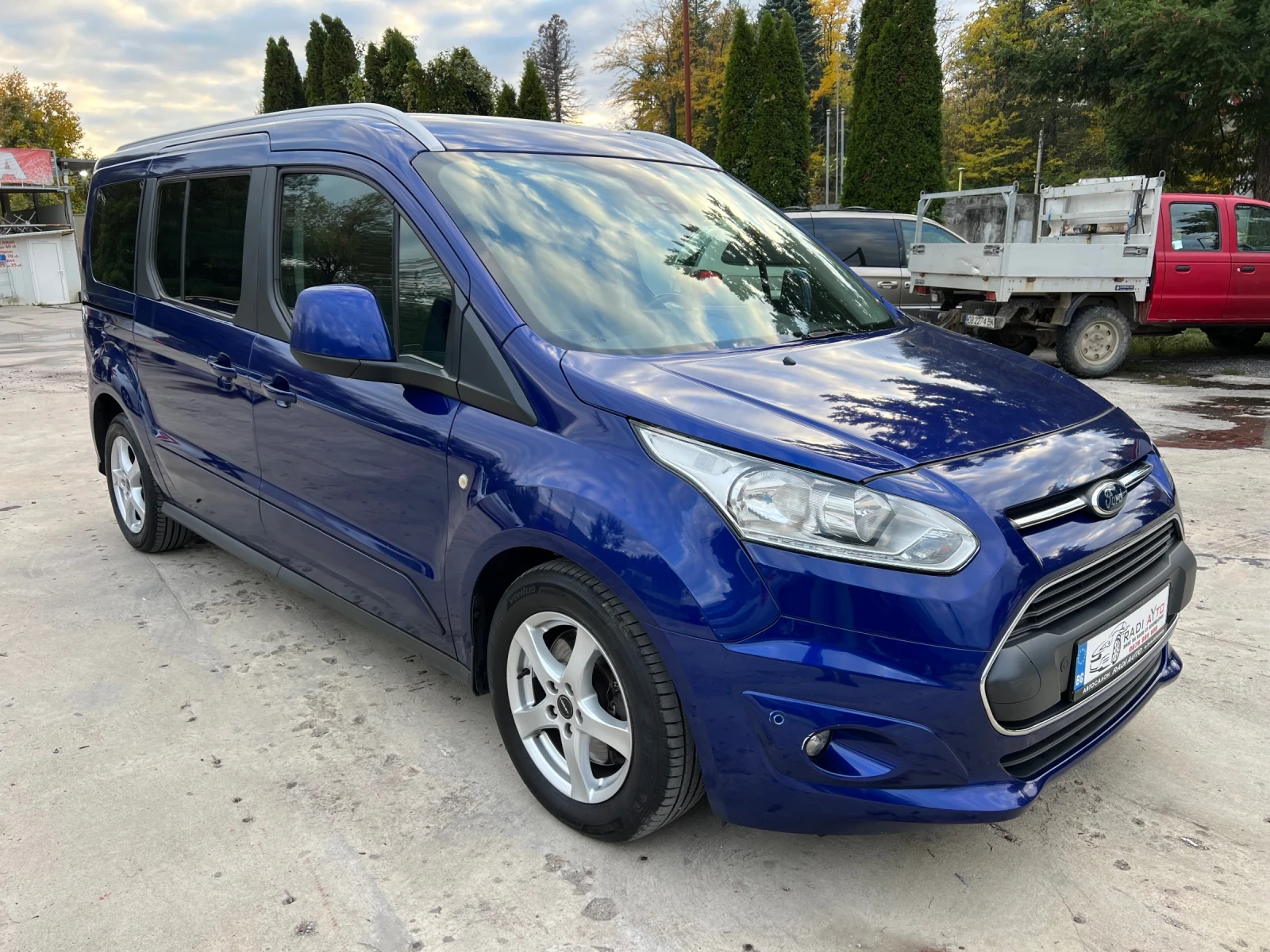 Ford Tourneo Connect 1.5D ОБСЛУЖЕН ШВЕЙЦАРИЯ - изображение 2
