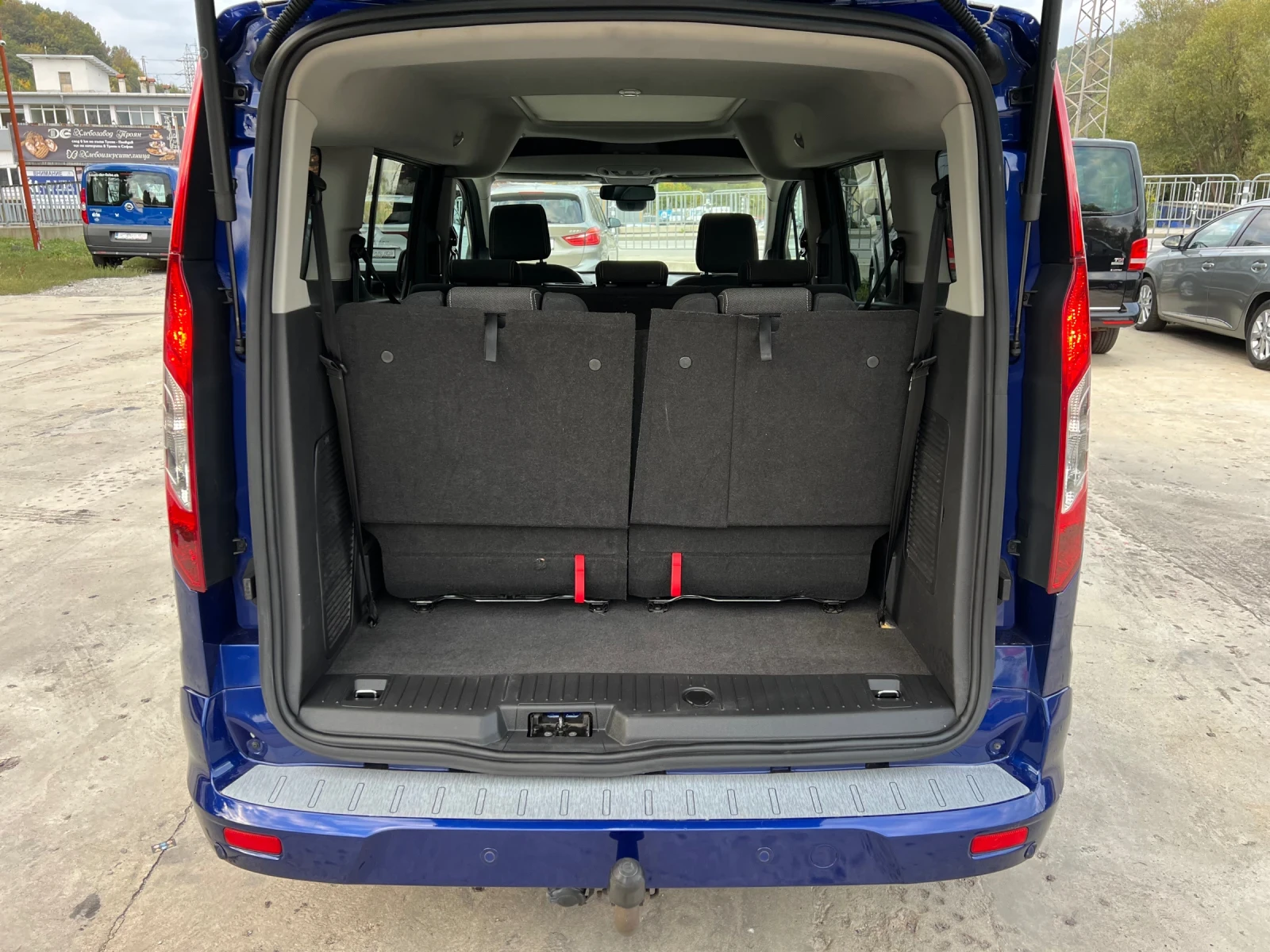 Ford Tourneo Connect 1.5D ОБСЛУЖЕН ШВЕЙЦАРИЯ - изображение 5