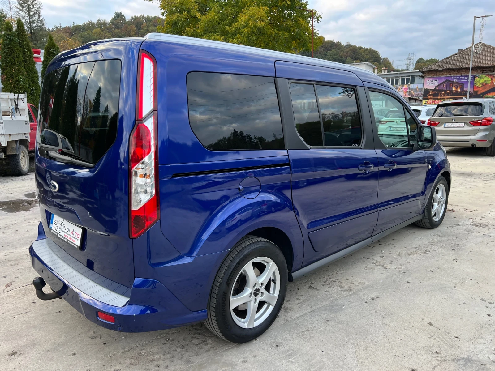 Ford Tourneo Connect 1.5D ОБСЛУЖЕН ШВЕЙЦАРИЯ - изображение 3