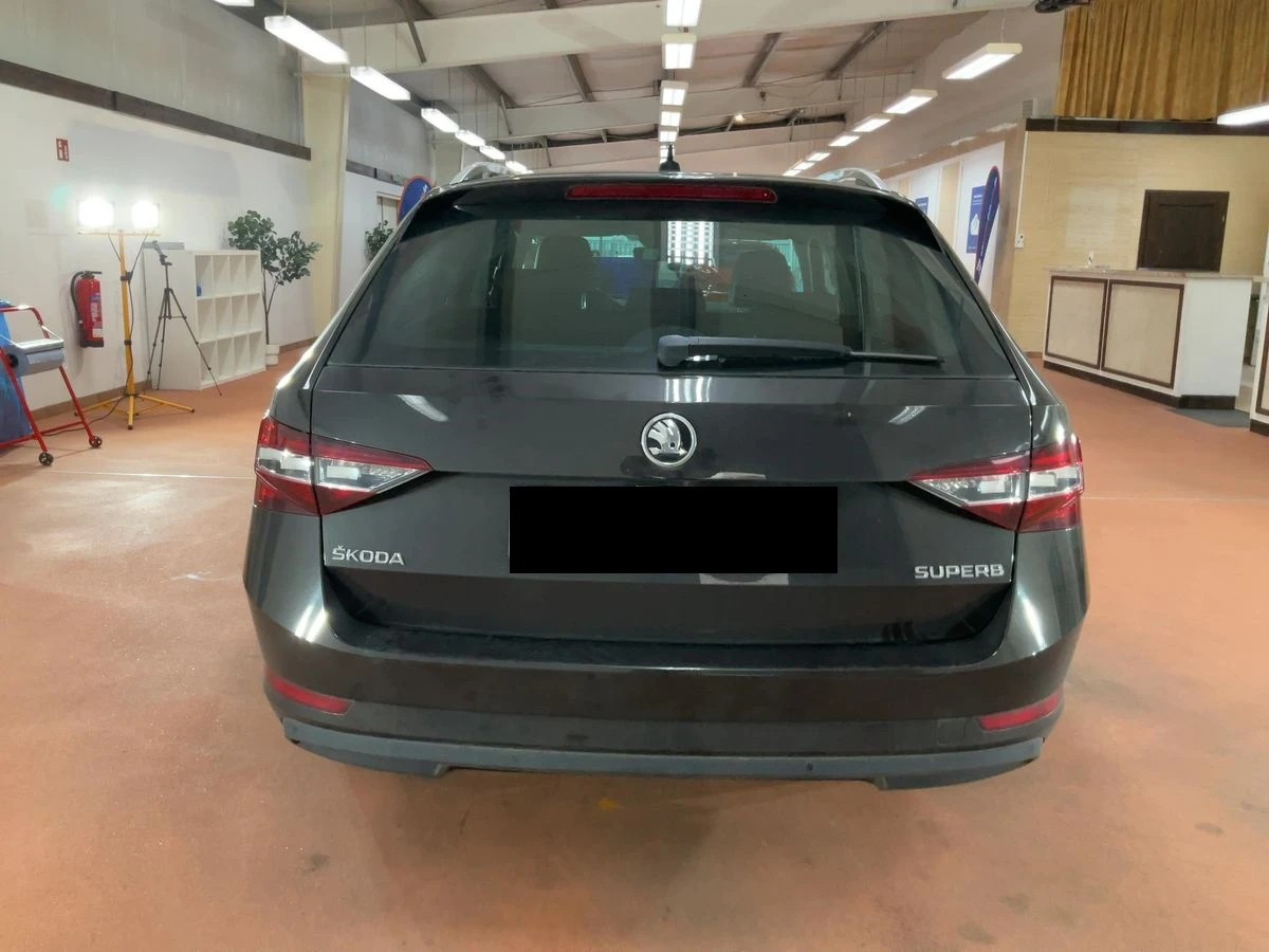 Skoda Superb 2.0TDI 190кс.* L&K* Дистроник* Canton* Keyless - изображение 3