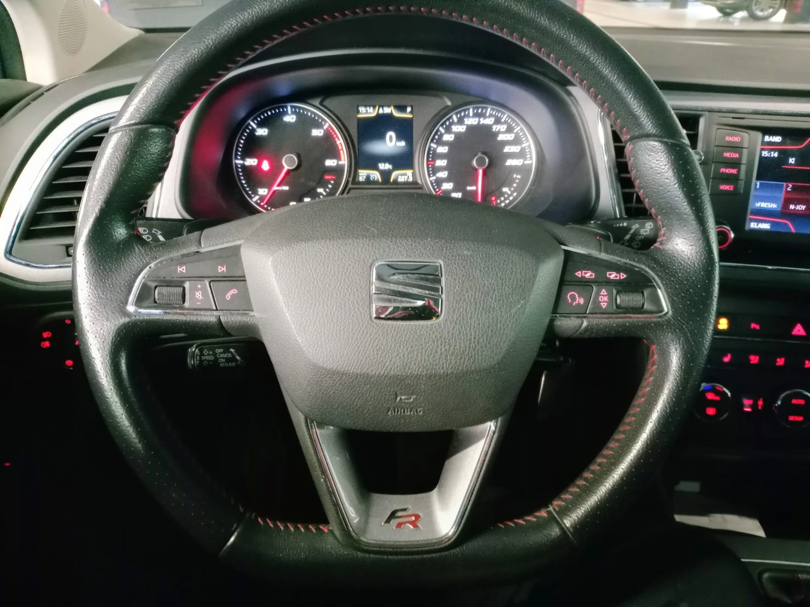 Seat Leon 2.0 TDI/150 PS/DSG/MATRIX/PDC - изображение 10