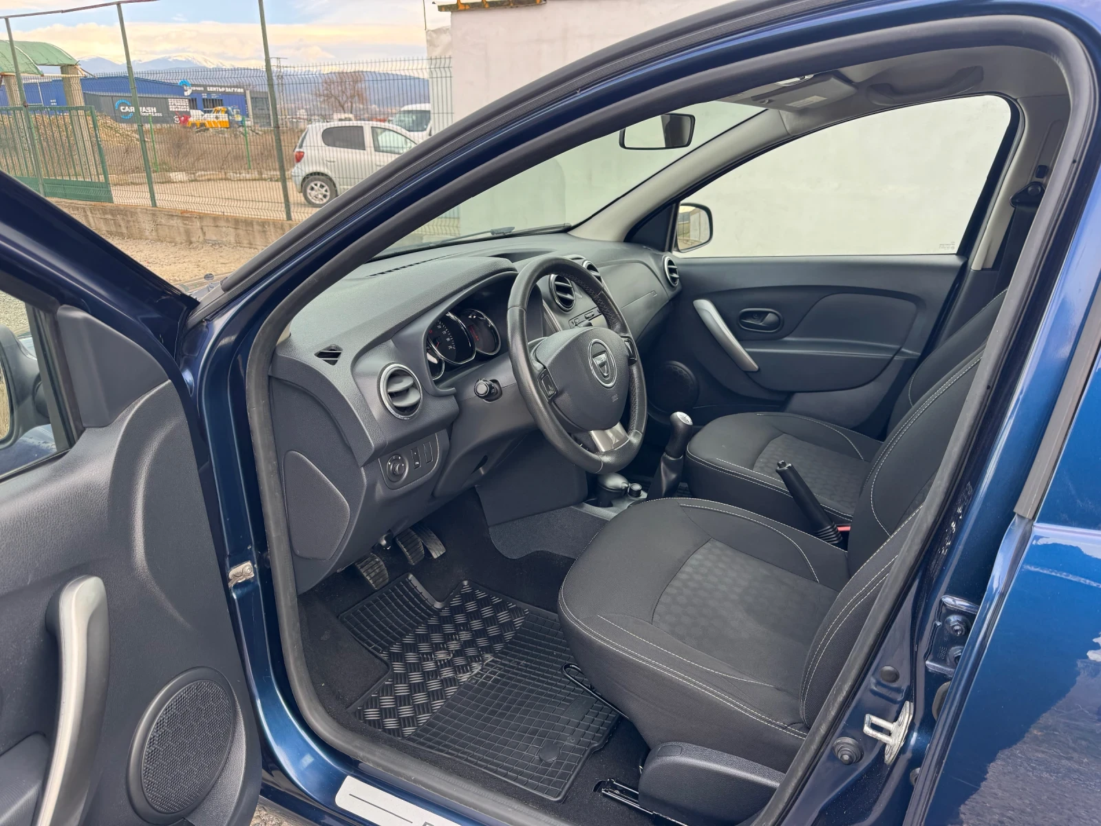 Dacia Sandero 1.2i * NAVI*  - изображение 9