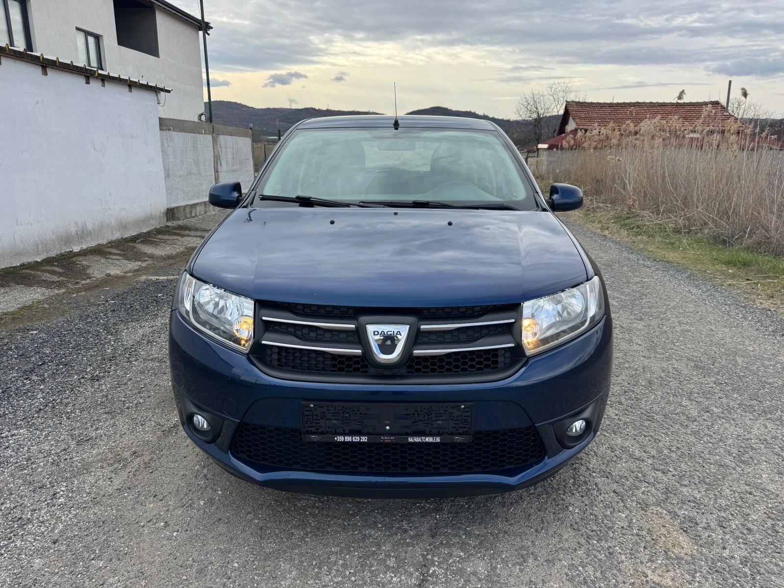 Dacia Sandero 1.2i * NAVI*  - изображение 2