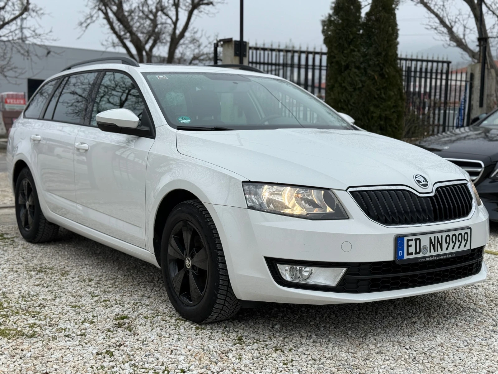Skoda Octavia 1.6TDI DSG PANO - изображение 3