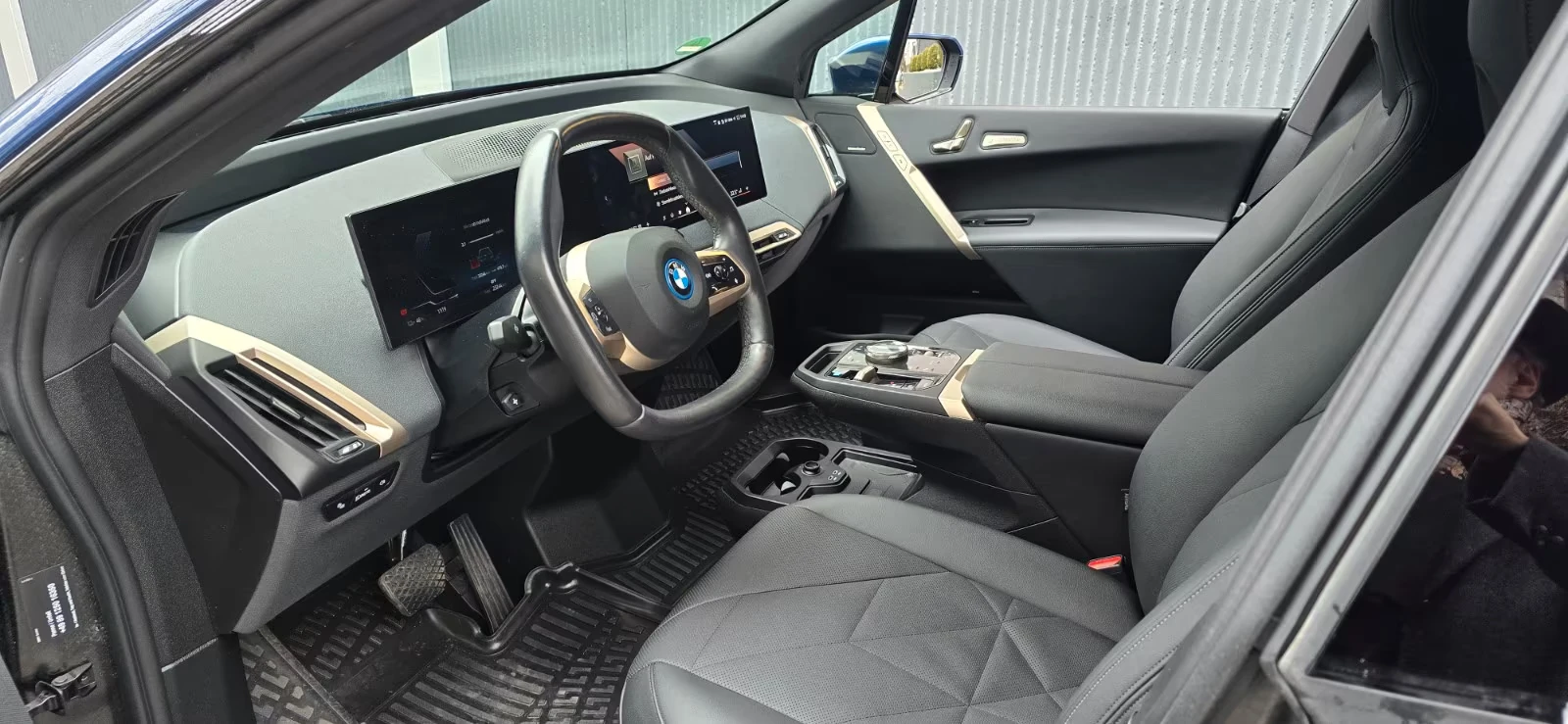 BMW iX 40/326H/XDRIVE/SPORT/AHK/CAM/NAVI/200h | Mobile.bg � ����������� 12