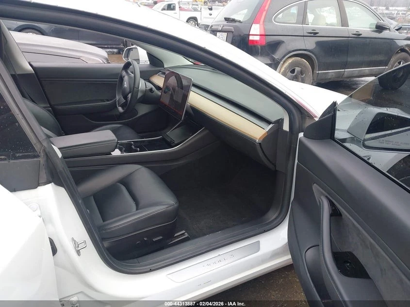 Tesla Model 3 STANDARD* RANGE* PLUS* RWD* , снимка 10 - Автомобили и джипове - 54459353