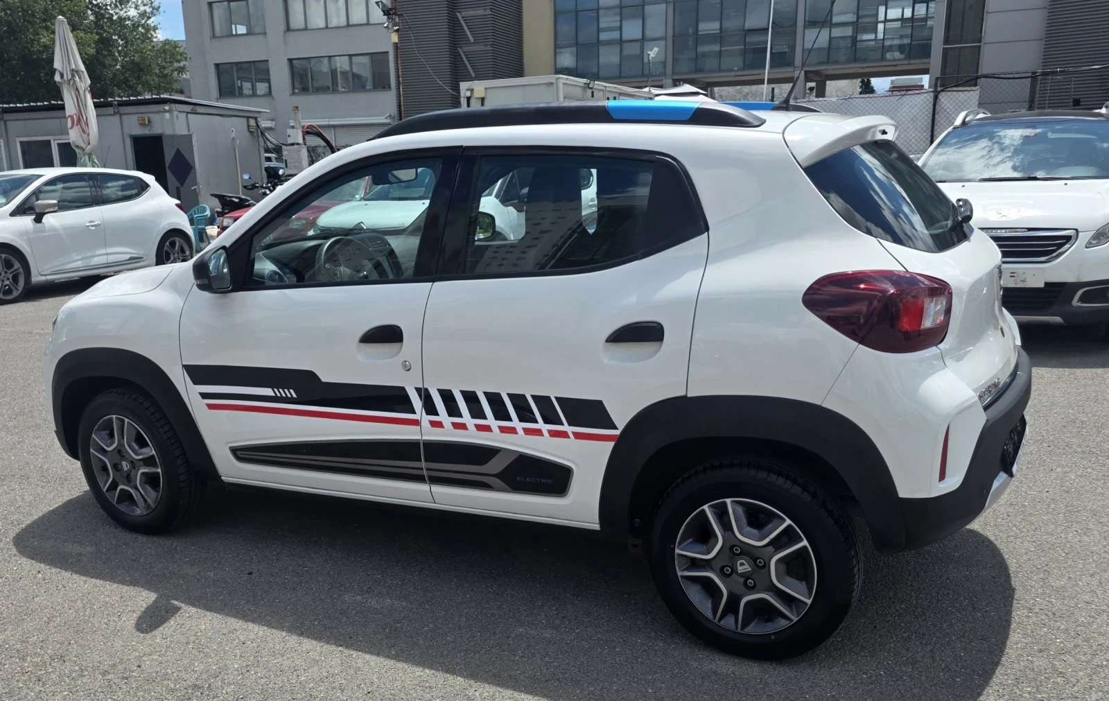 Dacia Spring Налични 2бр. 31000км. Като нова, снимка 6 - Автомобили и джипове - 54893010