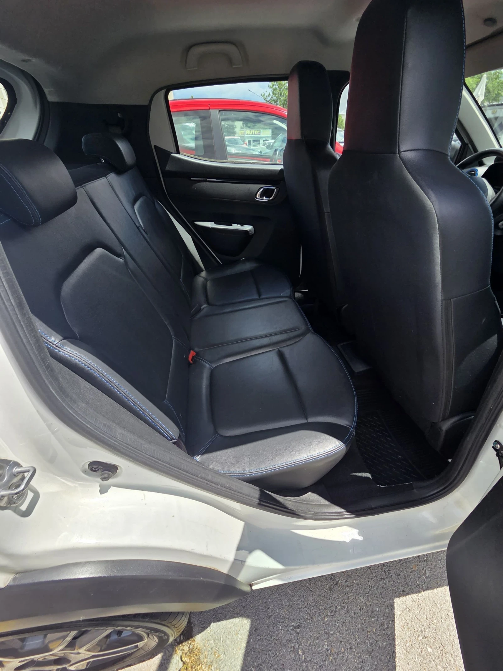 Dacia Spring Налични 2бр. 31000км. Като нова, снимка 13 - Автомобили и джипове - 54893010