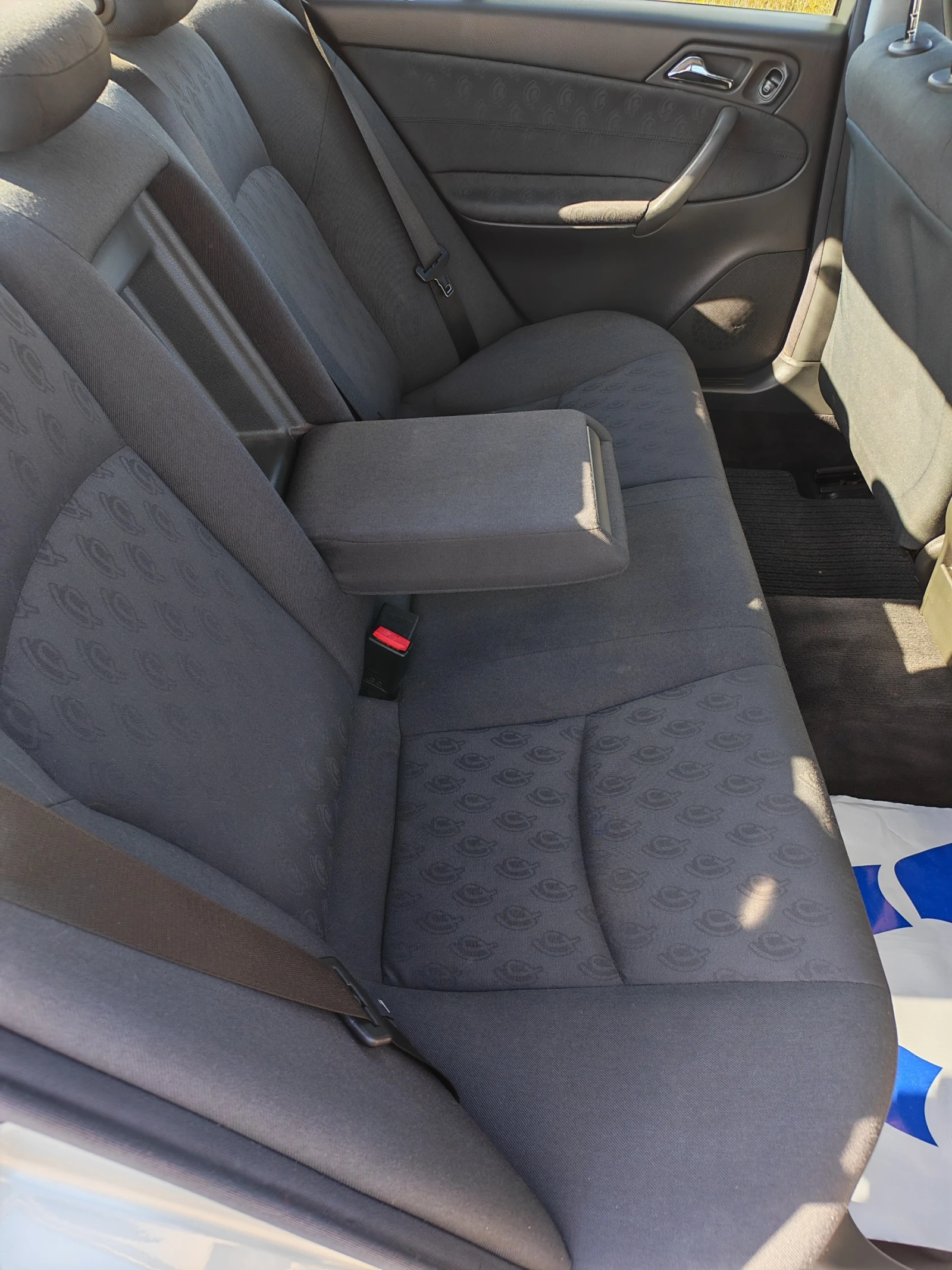 Mercedes-Benz C 180 Kompressor, снимка 15 - Автомобили и джипове - 54966503