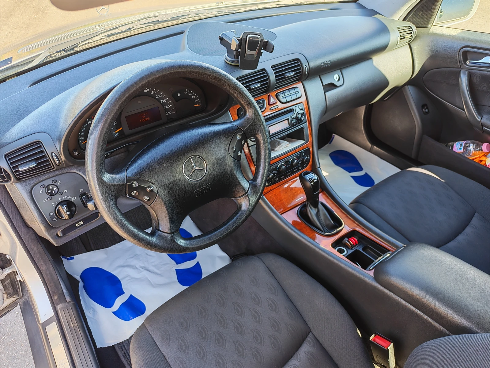 Mercedes-Benz C 180 Kompressor, снимка 10 - Автомобили и джипове - 54966503
