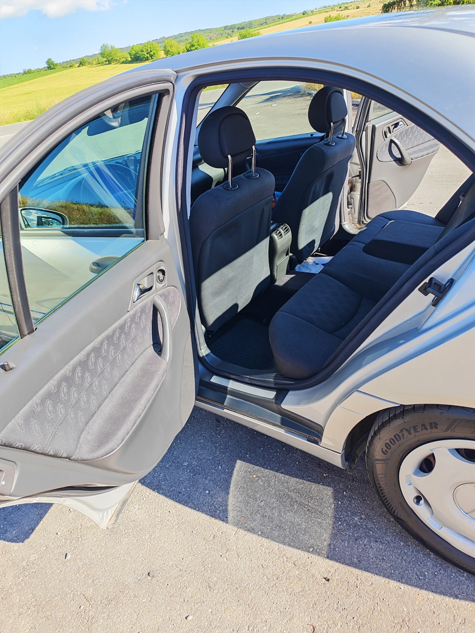 Mercedes-Benz C 180 Kompressor, снимка 14 - Автомобили и джипове - 54966503