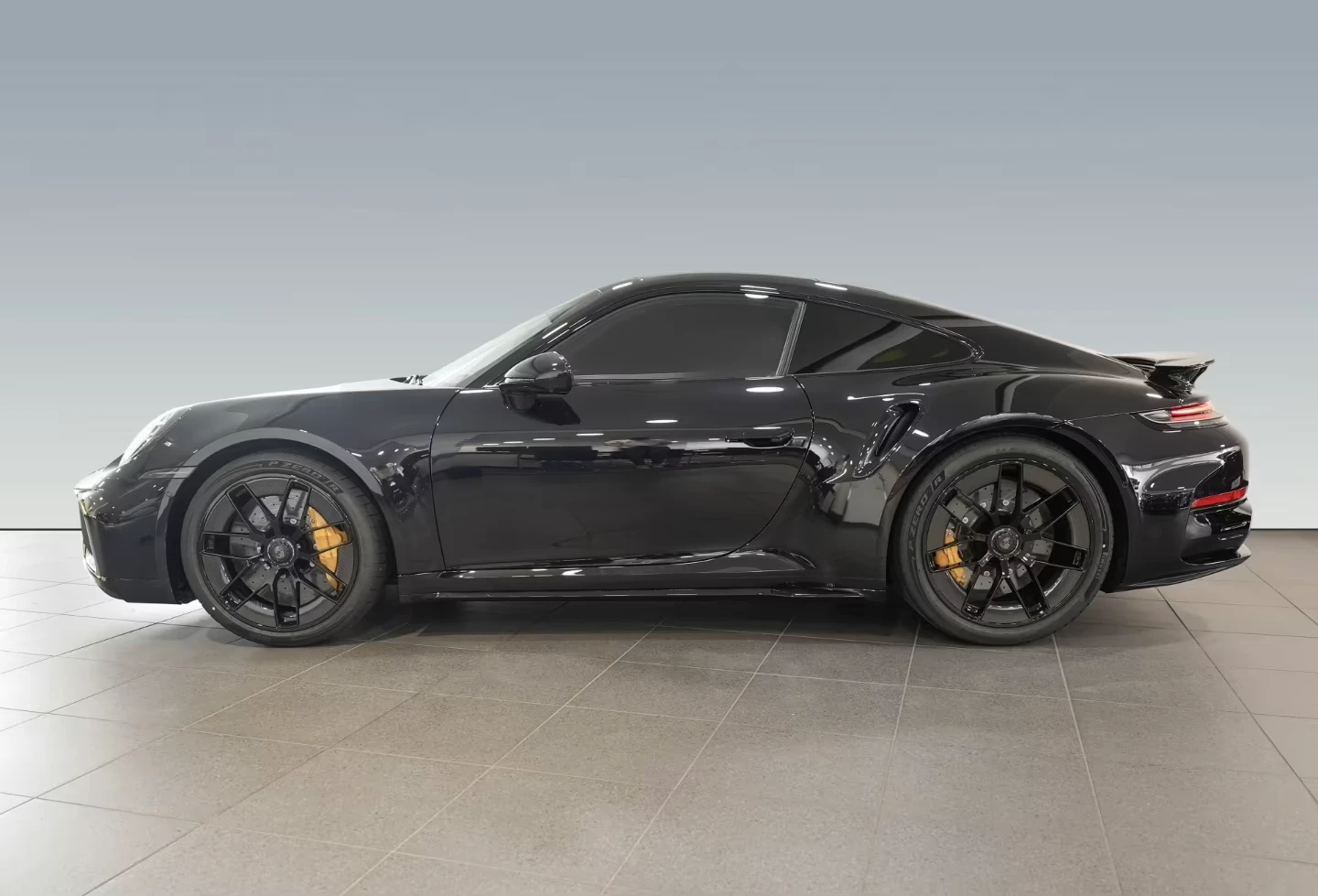 Porsche 911 TURBO-S* DISTR* 360CAM* BOSE* MEMORY* , снимка 5 - Автомобили и джипове - 55100853