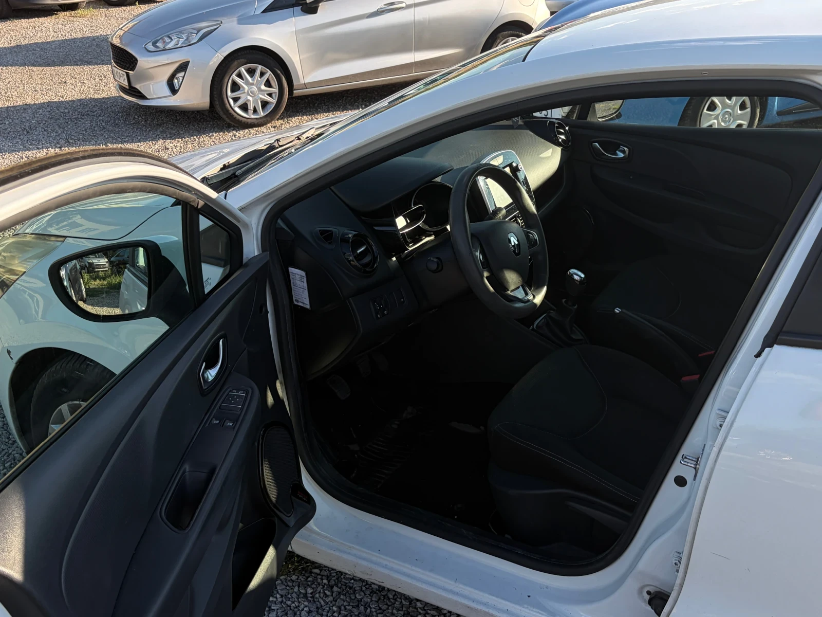 Renault Clio 1.5DCI* NAVI* CARPLAY, снимка 8 - Автомобили и джипове - 55243855