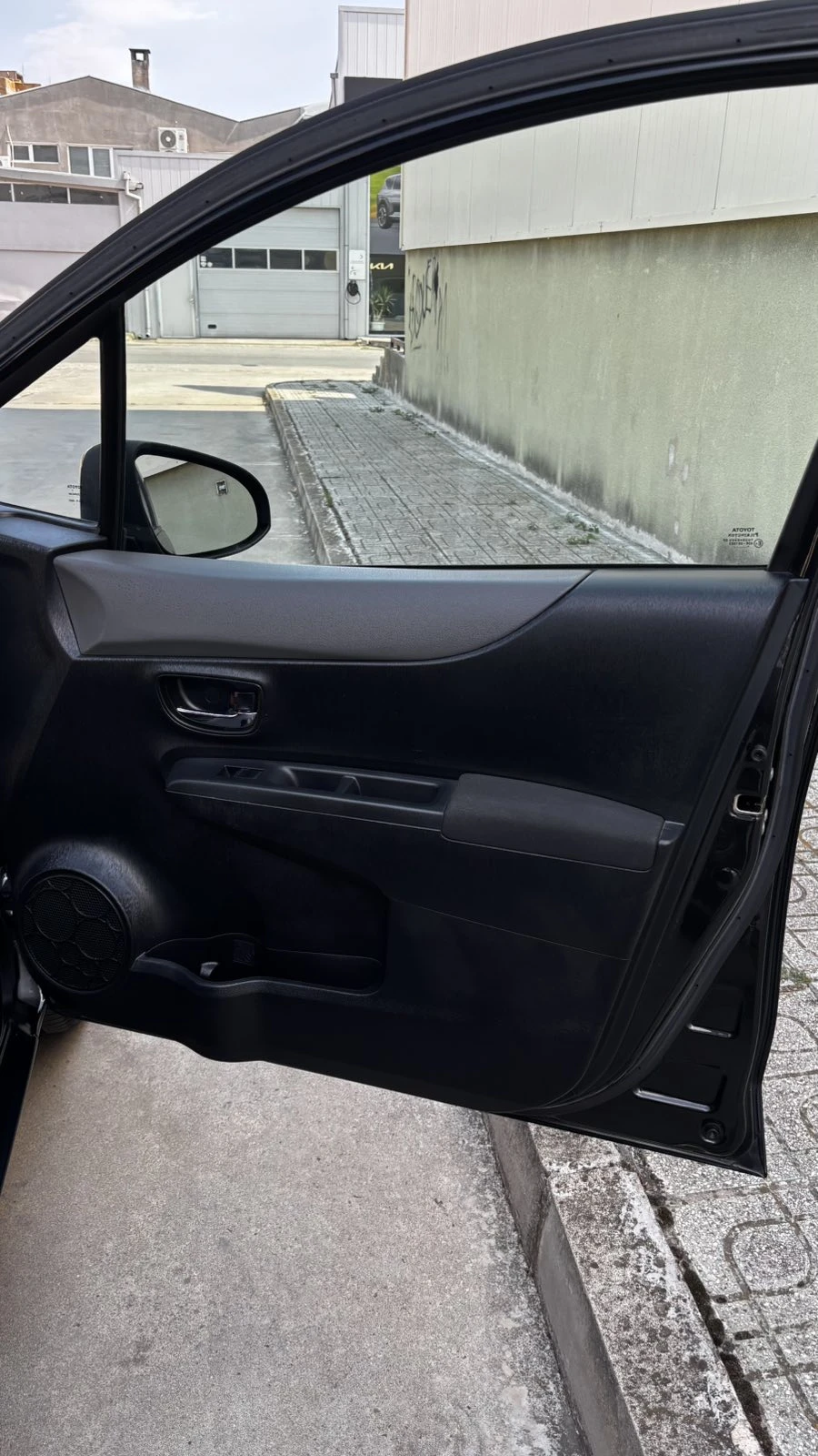 Toyota Yaris 1, 33 Dual VVT-i Style, снимка 11 - Автомобили и джипове - 56185204